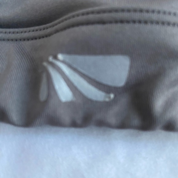 MARIKA Laser Cut Steel Grey Sport Bra Low Impact Yoga Workout Bra Sz XL - Picture 7 of 15